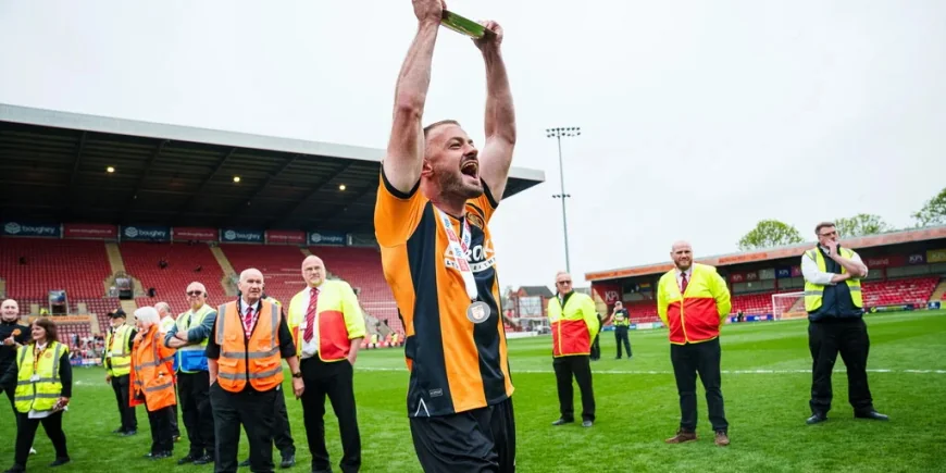 James Gibbons Set to Leave Cambridge United This Summer