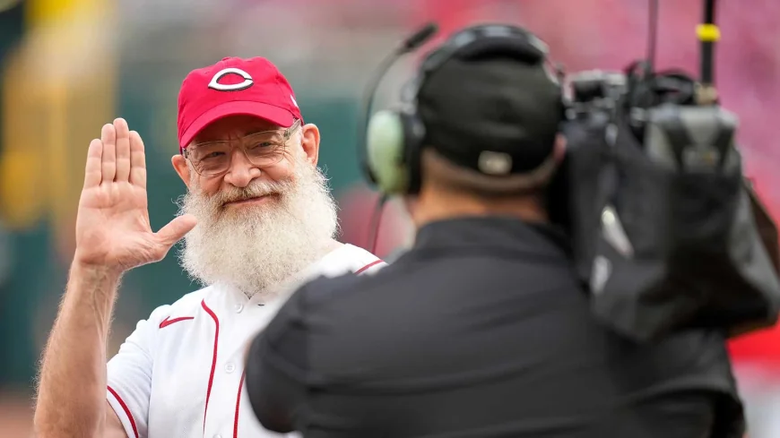 Jk Simmons Shows Up at Citi Field With Spider-Man