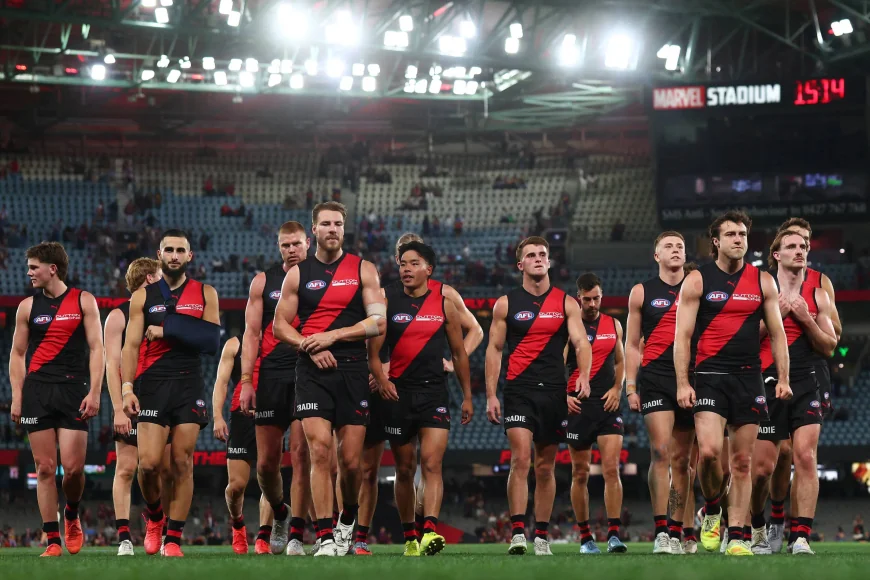 Matthew Lloyd Says Essendon Must Go All In on Next Coach