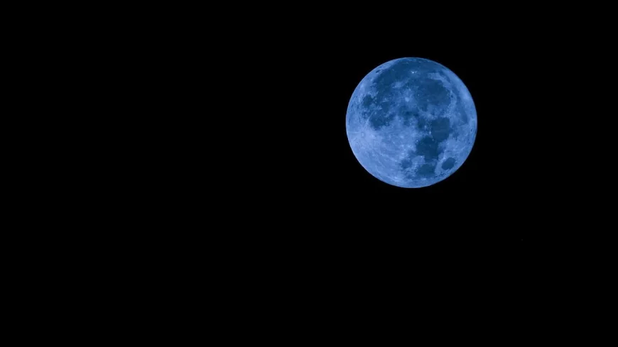 Sarah Potter Reads May 31 Blue Moon at 4:45 a.m. Eastern Time