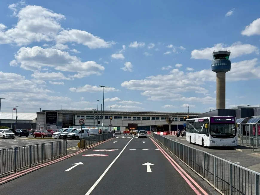 East Midlands Airport Evacuation lifts after 09:30 luggage concern