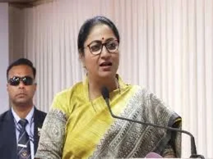 Rekha orders one-week repairs at Rohini sub-registrar offices