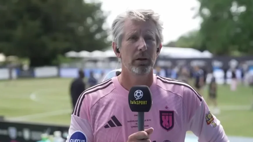Edwin Van Der Sar backs Michael Carrick to lead Manchester United to 2028