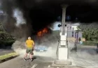 Alan Mutton Helps Stop 1979 Pontiac Firebird Fire Oxfordshire Blaze