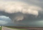 Environment and Climate Change Canada tracks 92.7 millimetres south of Winkler Tornado Winnipeg