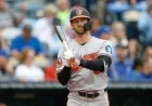 Chris Bassitt Exits After 3 Innings With Back Tightness