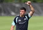Emiliano Martínez Trains With Volleyballs Before June 16 Algeria Opener