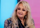 Bonnie Tyler Sortie du coma artificiel après l'opération au Portugal