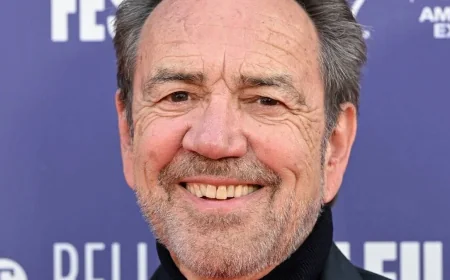 Robert Lindsay Says Friend Saved His Life After 2010 Diagnosis