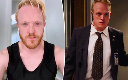 West End performer Owain Rhys Davies dies aged 44