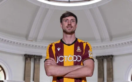 Jake Beesley Gives Bradford City First Summer Signing