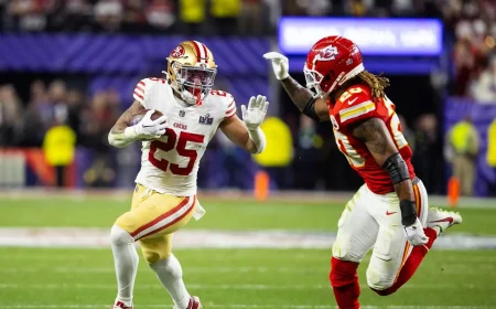 Elijah Mitchell Joins Eagles Before Second Minicamp Practice