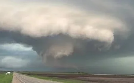 Environment and Climate Change Canada tracks 92.7 millimetres south of Winkler Tornado Winnipeg