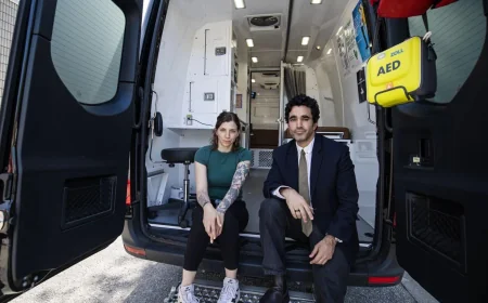 Uhn and Toronto Public Library launch one mobile clinic at Sanderson branch