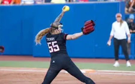 Teagan Kavan Leads Texas to 7-3 Game 1 Win at Softball College World Series