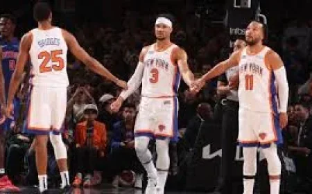 Bill Bradley as Nearly 2,000 Watch Knicks Finals Game 1 at Rikers
