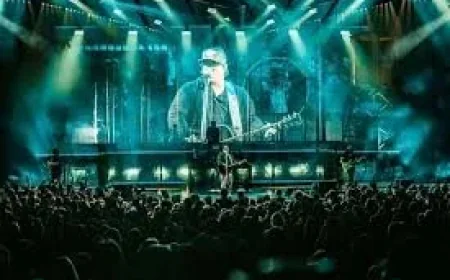 Hardy Draws Heat Crowds to CMA Fest Cooling Stations