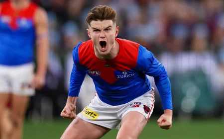 Kysaiah Pickett seals Melbourne's eight-point win over Collingwood