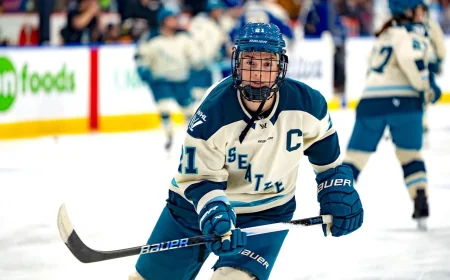 Hilary Knight heads to Detroit in sign-and-trade for first-round pick