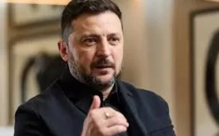 Zelenskyy Says Russia Is Losing Initiative in Volodymyr Zelenskyy Guardian Interview