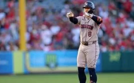Zach Neto Streak Leads Astros - Angels at Angel Stadium