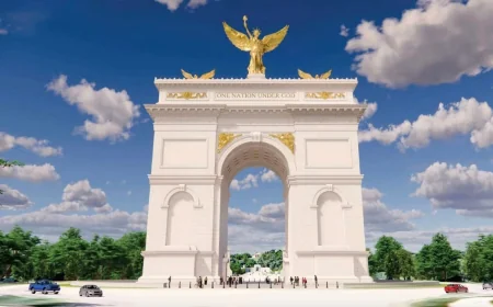 Trump Proposed Triumphal Arch Criticism Grows as 20-Hour Work Plan Emerges