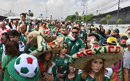 Fanáticos celebran el arranque del Mundial en Ciudad De Mexico
