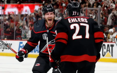 Andrei Svechnikov mène les Hurricanes au 4-2 — Finale Coupe Stanley 2026