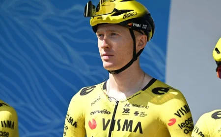 Oscar Onley Drops Chain as Netcompany-Ineos Wait in Tour Test