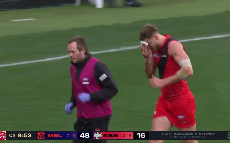 Archie Roberts Dislocates Shoulder in Second Quarter at the MCG