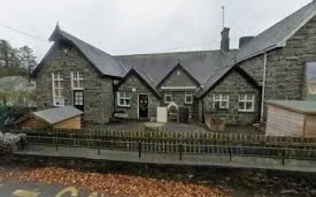 Cyngor Gwynedd closes Ysgol Y Garreg Primary School on 31 August