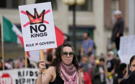 Jane Fonda Concert Draws Activists at Rise Up Event