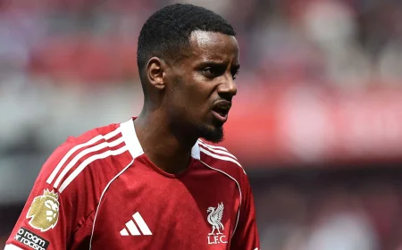 Robbie Fowler Worries Alexander Isak Could Lose Liverpool Fitness