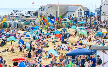 Nick Finnis Says UK Temperatures Will Reach 30C by Friday — Weather In London