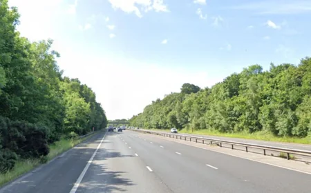 M53 closed between Hooton and Bebington after 3:25 AM crash