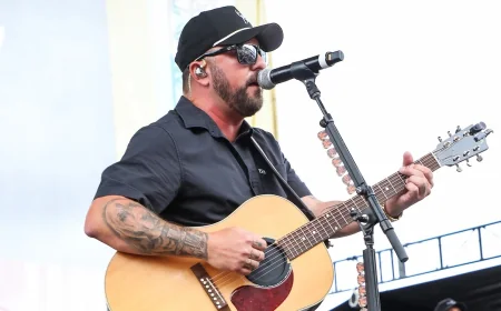 Tyler Farr Hospitalized After Farm Incident, Misses Goshen Stampede