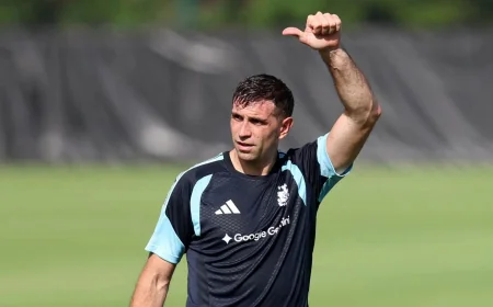 Emiliano Martínez Trains With Volleyballs Before June 16 Algeria Opener