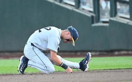 West Virginia Errors Open Door in 5-2 Loss to North Carolina — College World Series Bracket