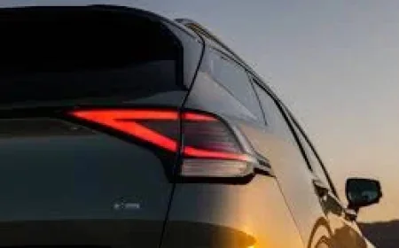 Kia Sportage Hybrid Trails Tucson Hybrid by 8.4 MPG