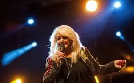 Bonnie Tyler Out of Coma After Portugal Surgery, Total Eclipse Of The Heart