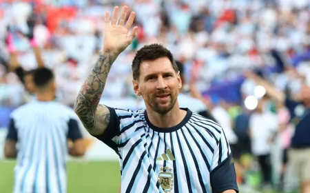 Lionel Messi extends record as Aïssa Mandi starts against Algeria