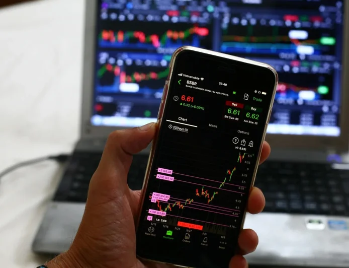 3i Group Holds Near 2,290p as Ftse100 Weakness Persists
