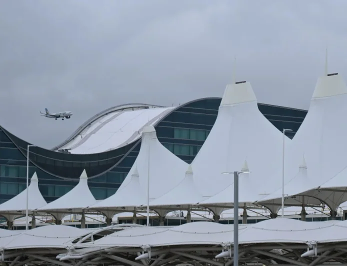 Tornado Denver: DIA logs 152 delays, 5 cancellations