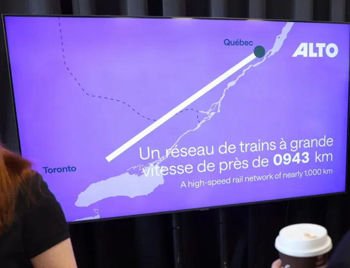 Paul St-Pierre Plamondon retire Québec du TGV — Chef Du Parti