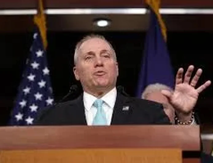 House Republicans Immigration Package Passes 214-212 for Trump
