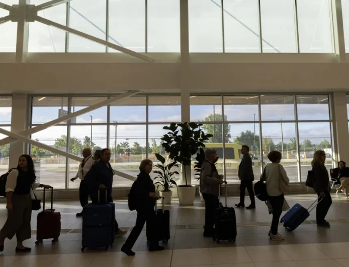 Porter Airlines launches first Aeroport St Hubert passenger flight