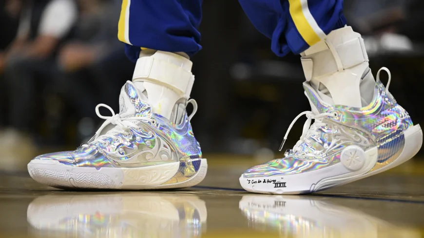 Stephen Curry Seals 10-Year Li Ning Shoe Deal