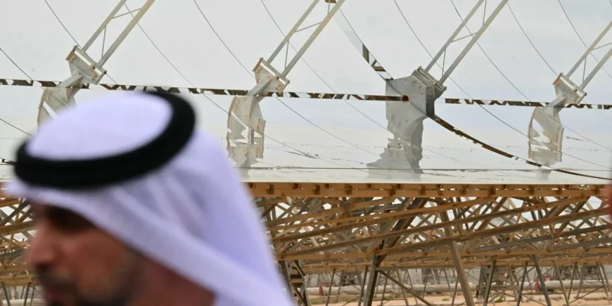 Iran Pressure Pushes Gulf Investment Toward Renewables — Strait Of Hormuz Oil Blockade