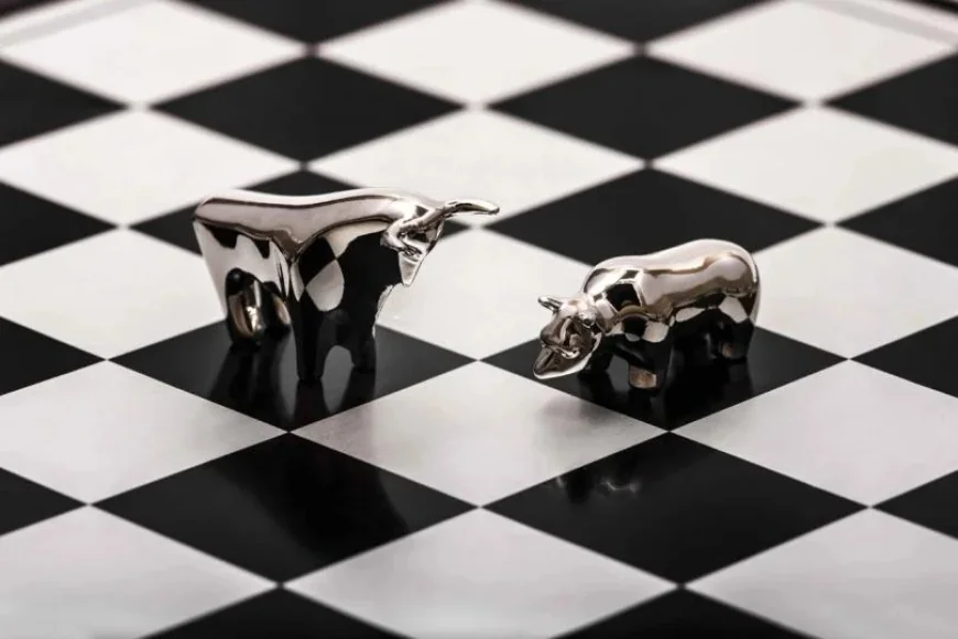 Strategy Sells 32 Btc, Sends Bitcoin Below $71,000
