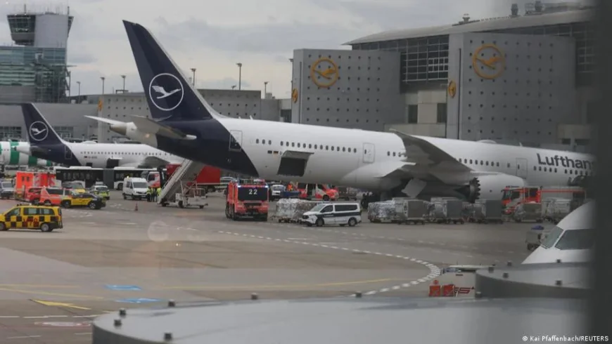 Lufthansa Boeing 787 Dreamliner Nose Gear Collapse Injures Staff in Frankfurt